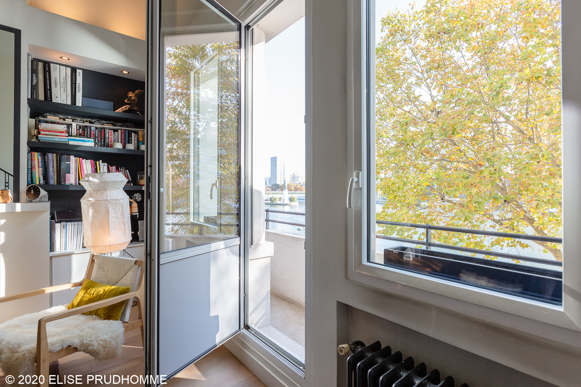 Access to the balcony with Tour Eiffel view