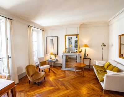 A room in front of the Luxembourg garden